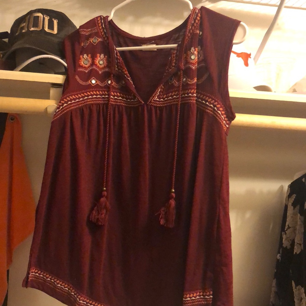 Maroon tank